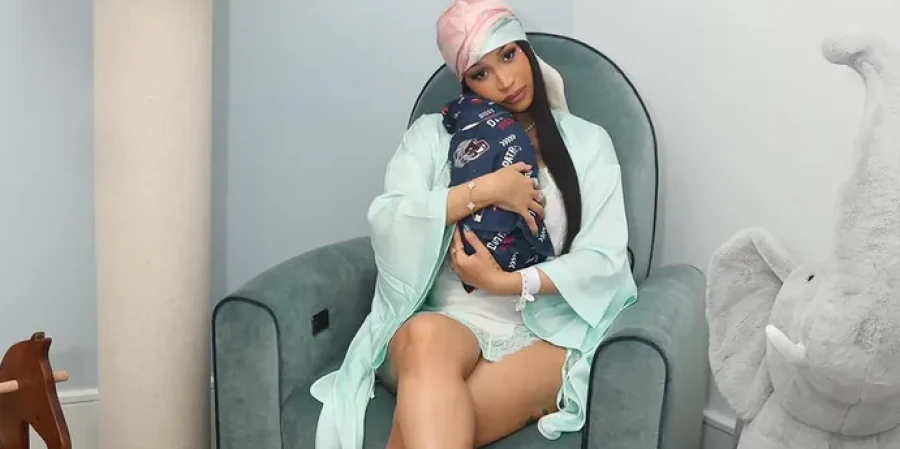 Карди Би опубликовала первые фото новорожденного сына