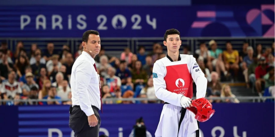 Победа над олимпийским чемпионом и две квоты: итоги второго дня для Казахстана