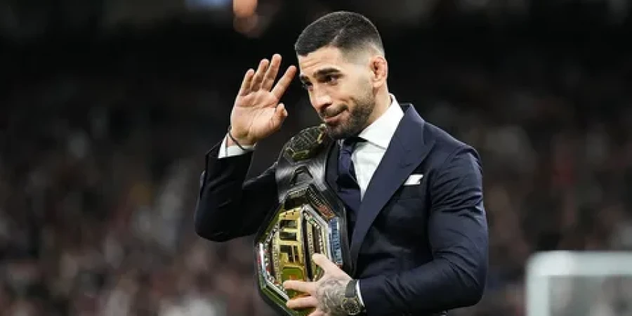 В команде Топурии обозначили сроки по защите титула UFC