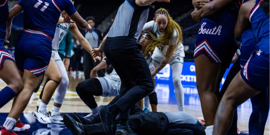 Баскетболистки в США махаются не по-женски