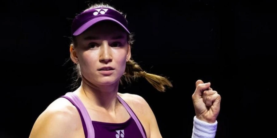 Рыбакина прошла в четвертьфинал "Мастерса", потрепав нервы фанатам