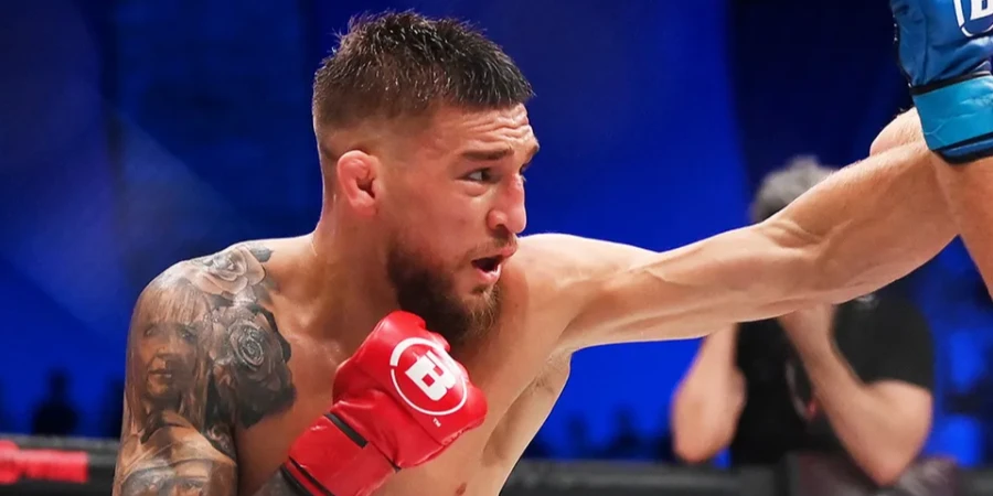 Украинский файтер из UFC согласовал новый бой: подробности