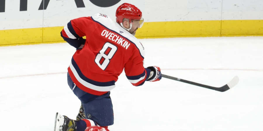 Представлена таблица лучших снайперов в истории НХЛ с учетом плей-офф