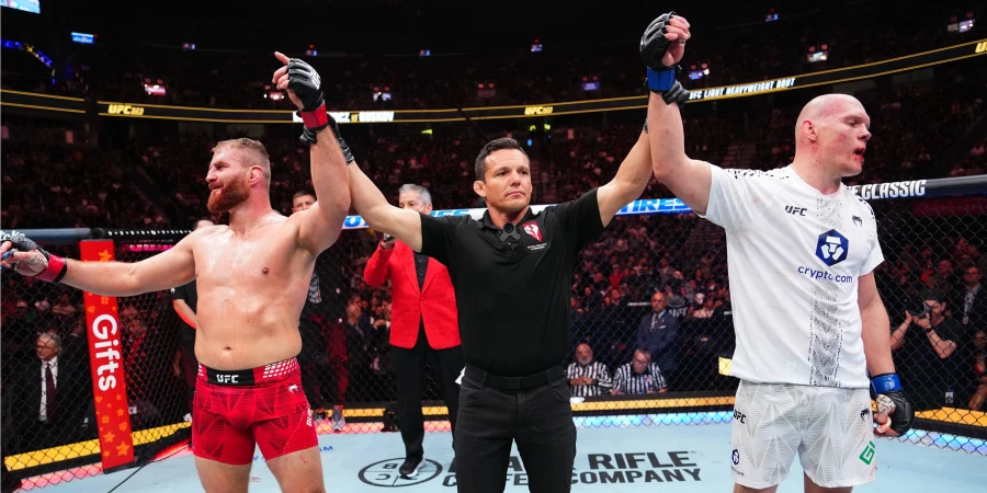 UFC 323. Узбекистанец сразился с поляком