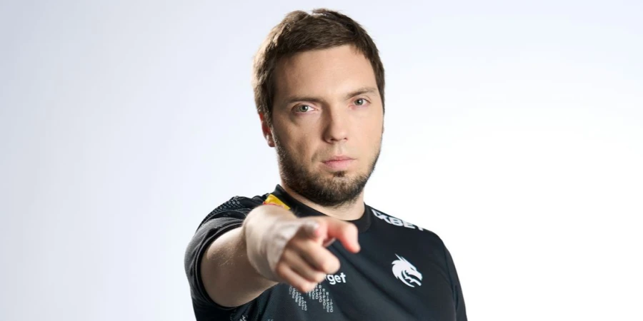 Korb3n о решении Valve: «Теперь обычные игроки не могут учиться у топов»