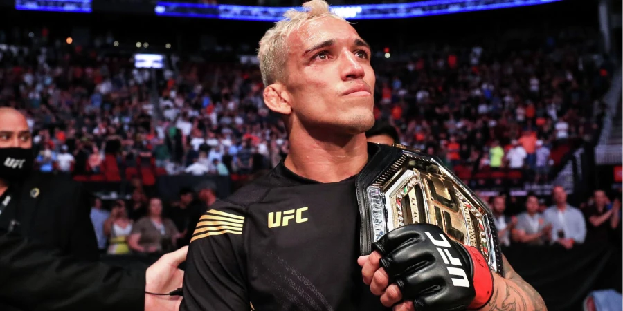 Экс-чемпион UFC Оливейра намерен провести еще три боя в лучшей лиге мира