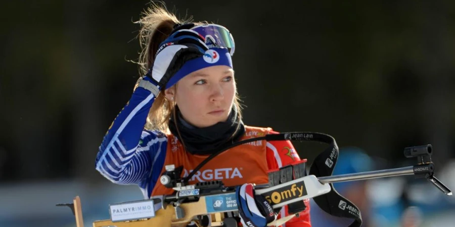 Биатлонистка испортила винтовку подруге по сборной Франции