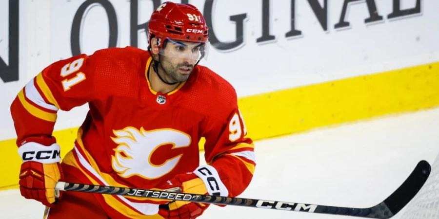 НХЛ. Лос-Анджелес Кингз — Калгари Флэймз. «Король-Хлеб» сразится с первым мусульманином – обладателем Кубка Стэнли. Прямая трансляция