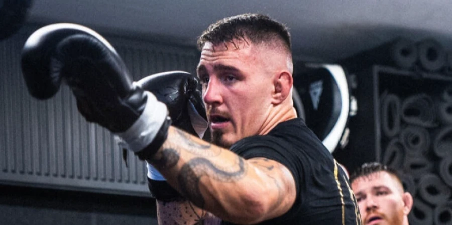 Чемпион-тяжеловес из UFC, Аспиналл, не прочь отправиться на боксерский ринг