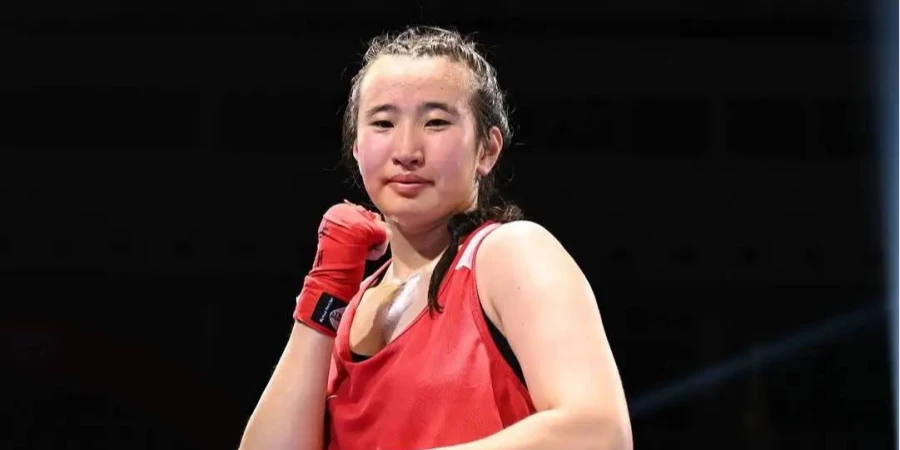 Зарина Толыбай нокаутировала соперницу и вышла в финал ЧА по боксу