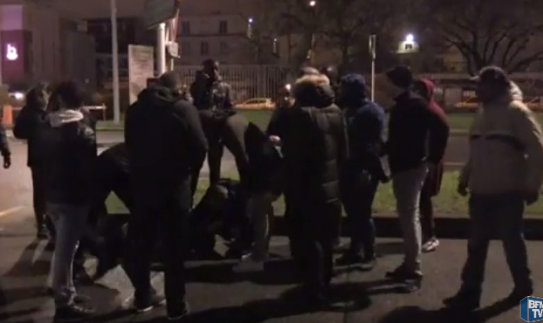 ПСЖ-ның жұлдызы жанкүйерін көлігімен басып кетті