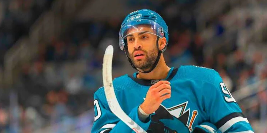 «Барыс» забросил третью шайбу в матче с «Сибирью»