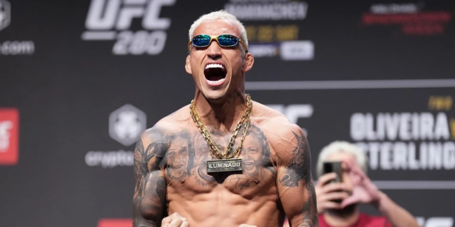 Бывший чемпион UFC Чарльз Оливейра стал лицом нового фильма «Хищник»
