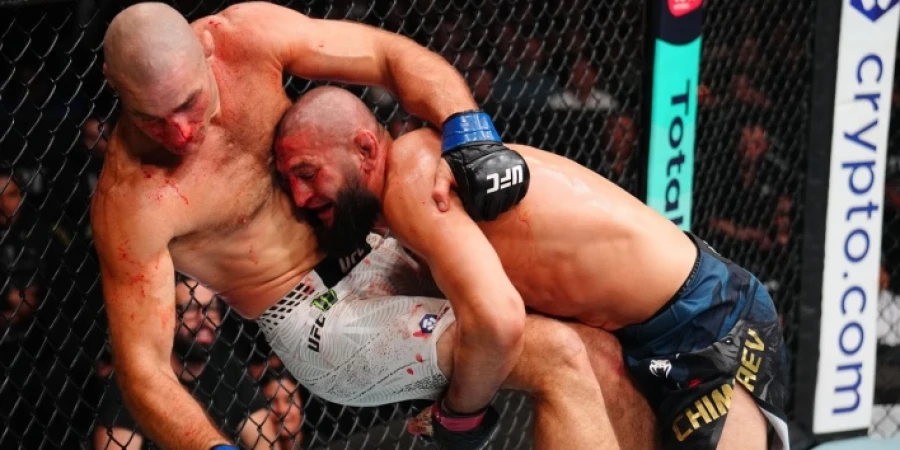Стали известны гонорары Чимаева и Стрикленда за титульный бой UFC
