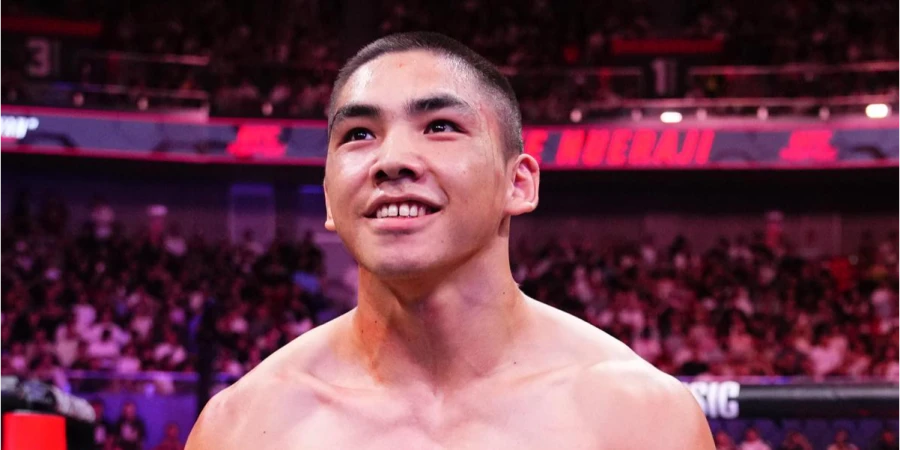 Тайлак Нуражы дебютировал в UFC с победы и обратился к казахстанцам
