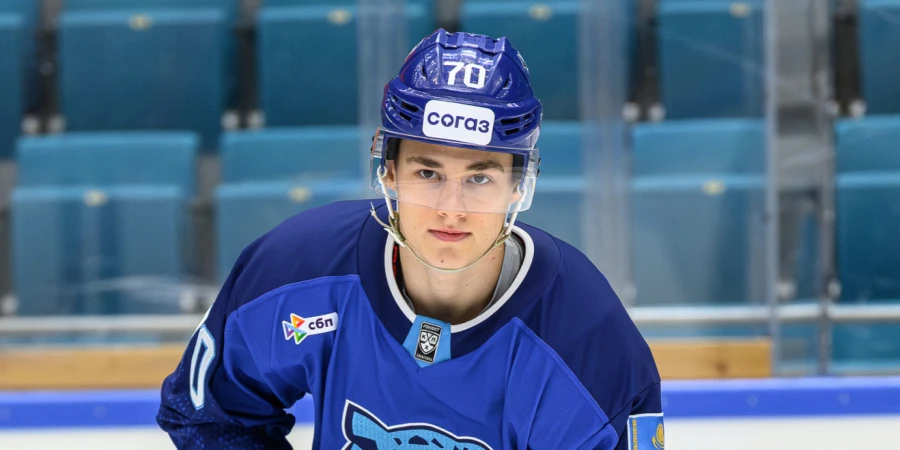 Молодой талант «Барыса» Симонов расстрелял ворота чемпиона КХЛ. ВИДЕО