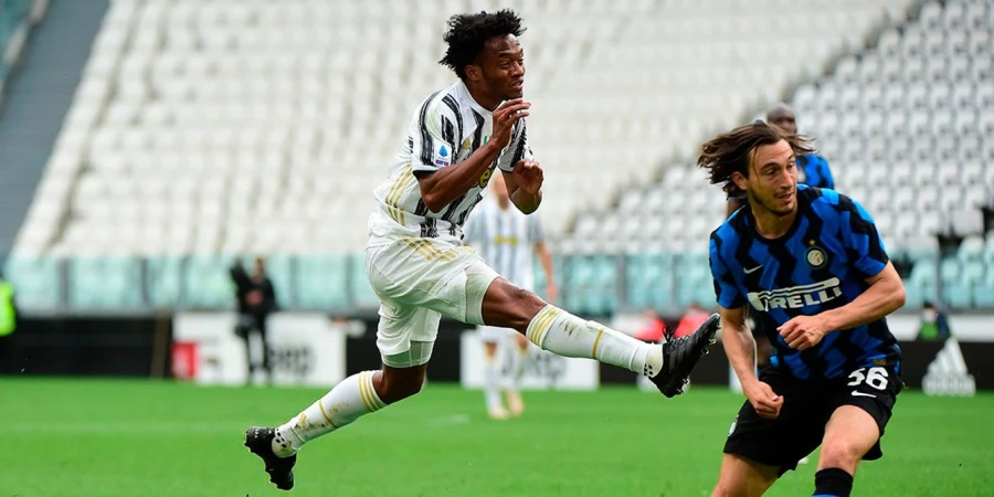 Боссы Юве готовы были разорвать главного судью