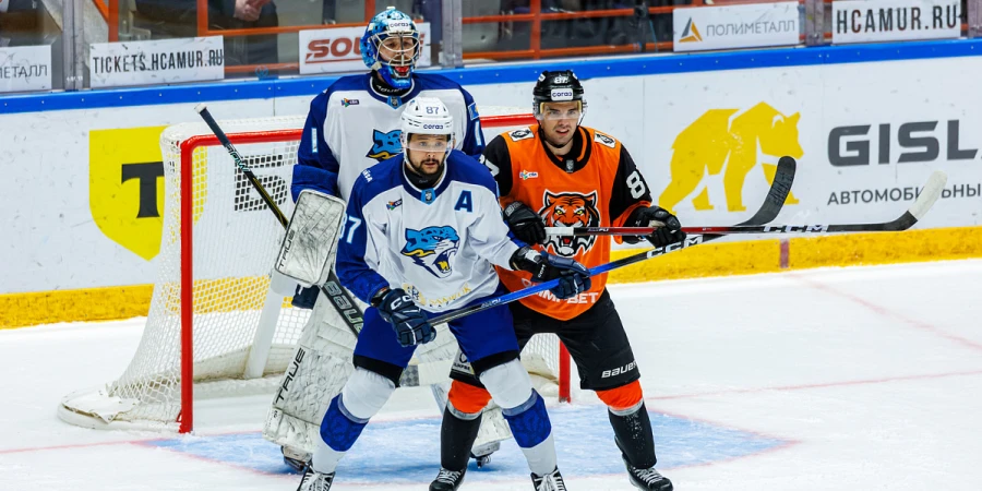 «Амур» бьется за плей-офф. «Барыс» сражается за честь