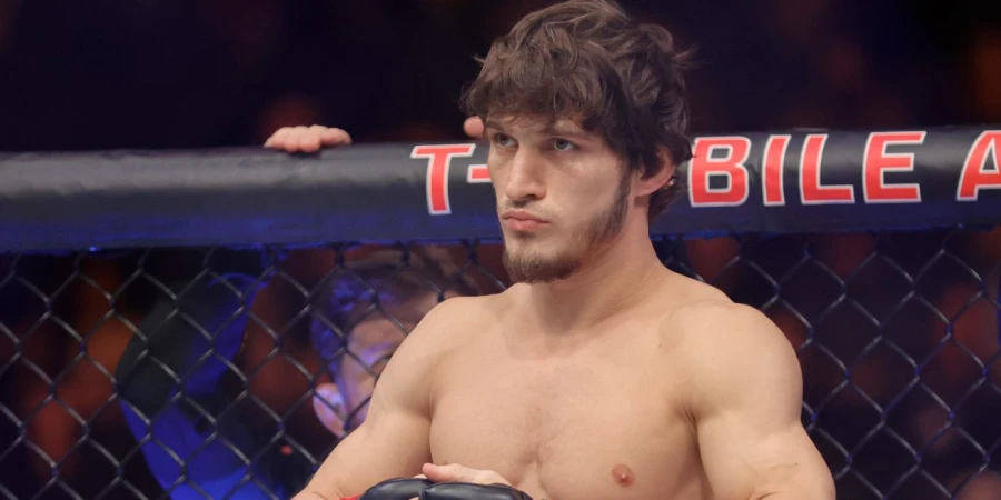 Непобеждённый россиянин уступает лишь избранным в истории UFC