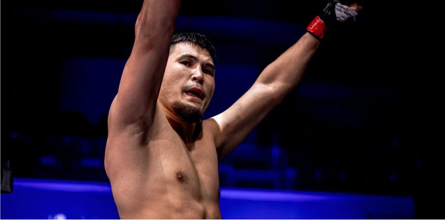 Нұржан Ақышев Алматыда өткен OCTAGON 82 турнирінде қарсыласын нокаутқа түсірді