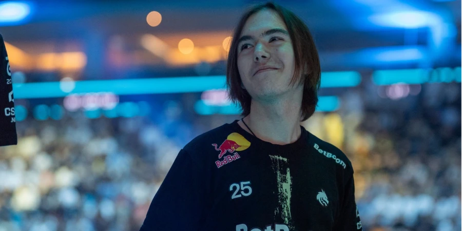 TYLOO пошутила о «трансфере donk за $5 млн», но аккаунт клуба оказался взломан