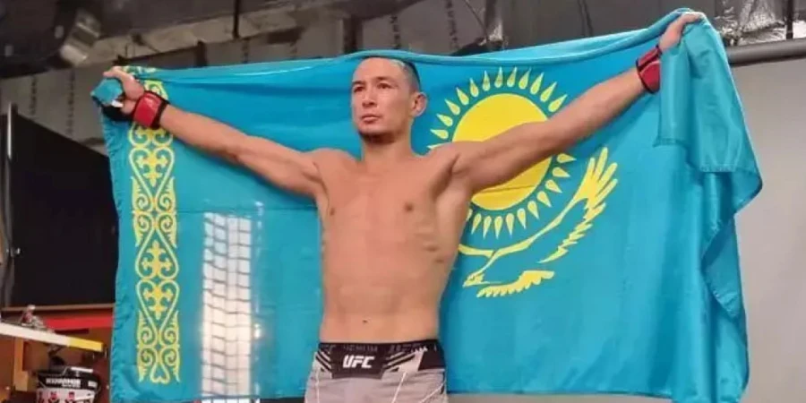 «Вели переговоры». Экс-бойца UFC из Казахстана хотят оставить без реванша