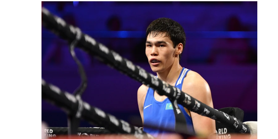 Казахстанский нокаутер сделал первый шаг к золоту ЧМ-2025