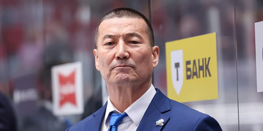 Мамбеталиев снова рядом с «Барысом» — но не на скамейке