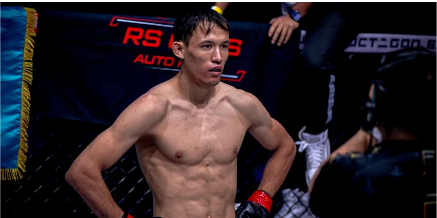 Саят Әбдуәли жеңіл салмақтағы OCTAGON лигасының жаңа чемпионы болды