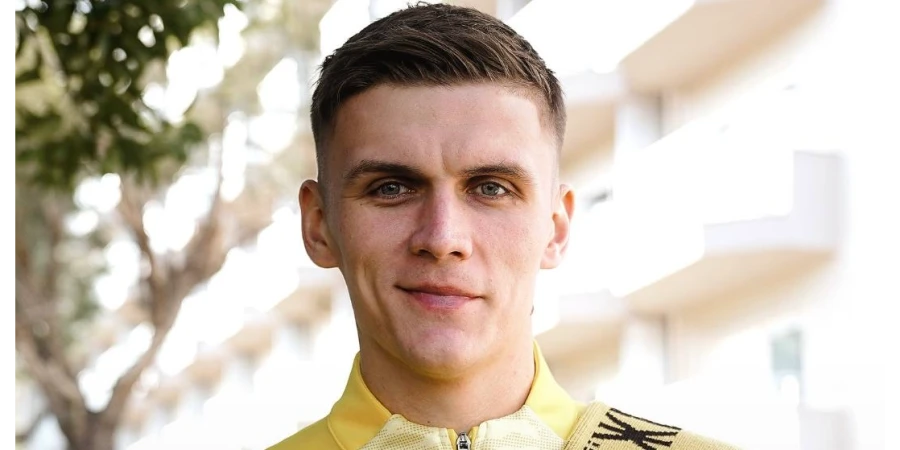 «Жеңіс» Максим Плотниковпен келісімшартқа отырды