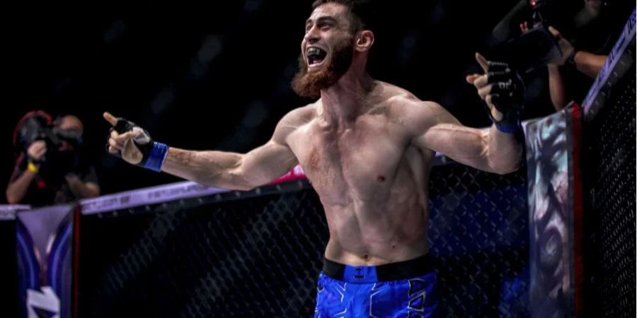 Хамзат Чапанов нокаутировал бойца из Казахстана на OCTAGON 77