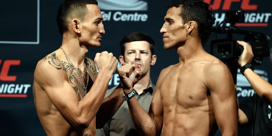 Первая битва взглядов Макса Холлоуэя и Чарльза Оливейры