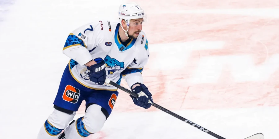 Отказавшийся от «Барыса» топовый хоккеист вновь остался без работы