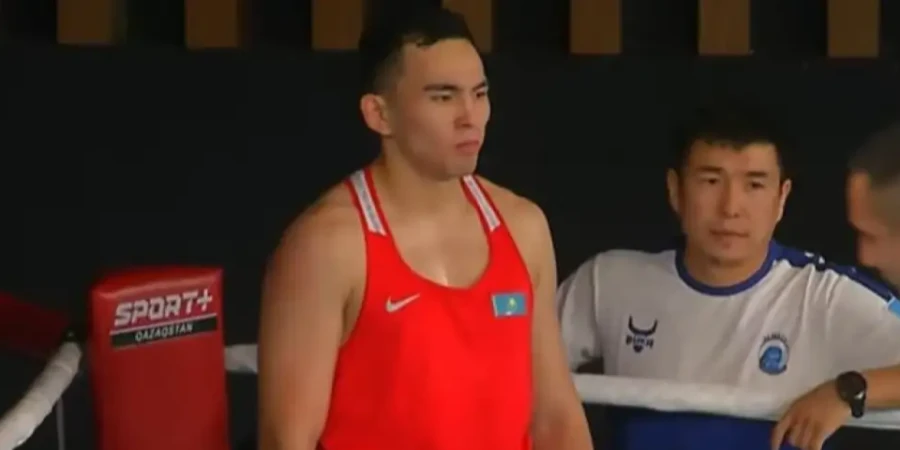 Казахстанский боксер вышел в полуфинал турнира Thailand Open