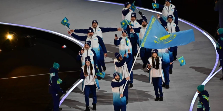 Сборная Казахстана приняла участие на грандиозном открытии Олимпиады в Италии