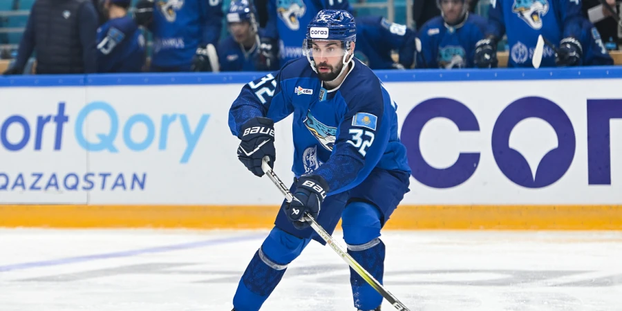 Майкл Веккьене догнал Райли Уолша