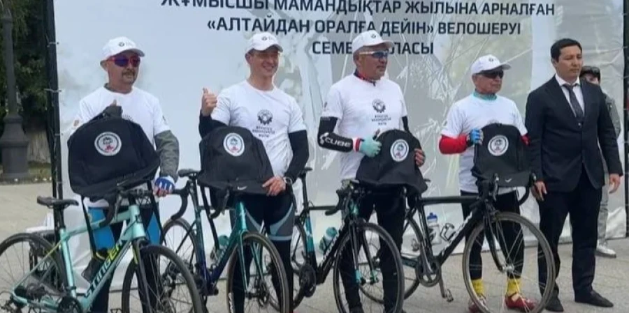 «Алтайдан Оралға дейін» велошеруі Семейге жетті