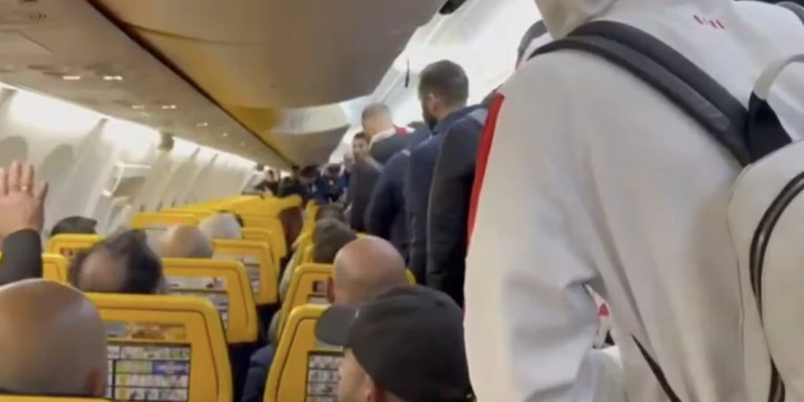 Игрок и болельщики устроили безумие