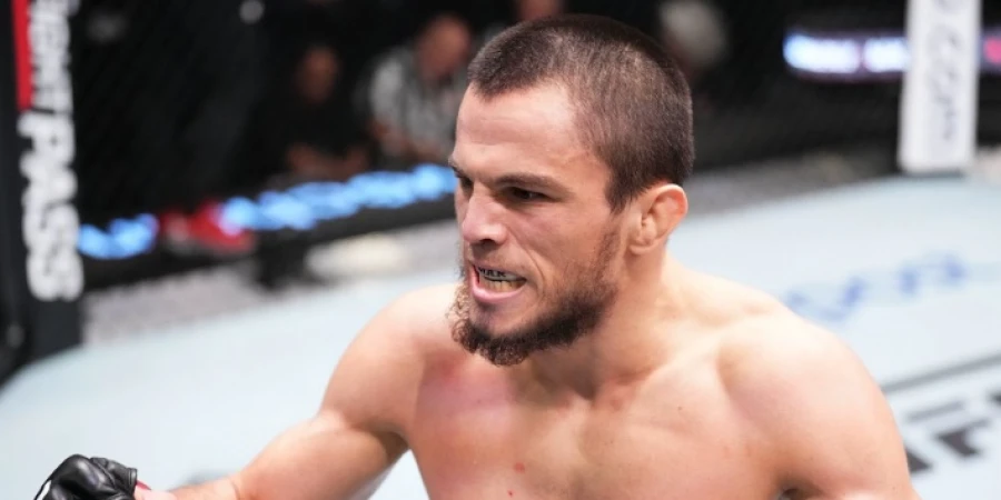 Американский боец UFC объяснил, почему уступил Умару Нурмагомедову