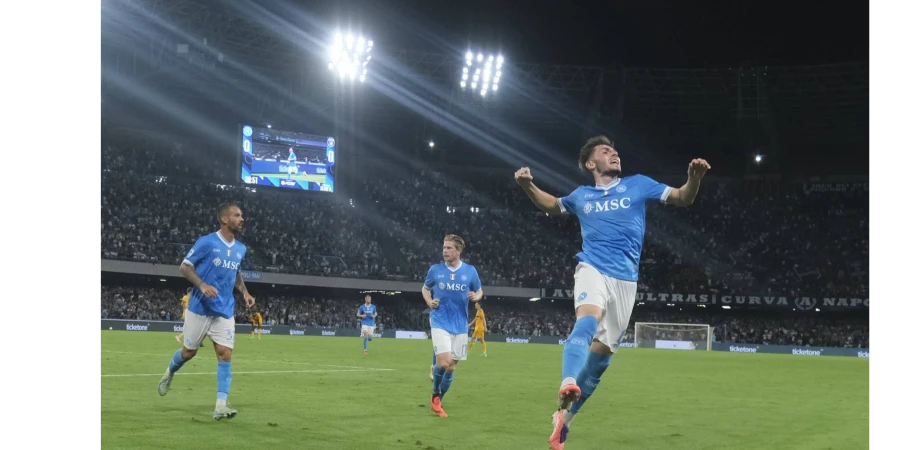 Наполи — Айнтрахт: прямая трансляция матча Лиги Чемпионов