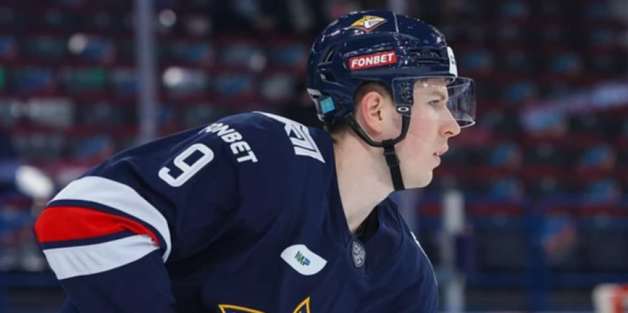 Игрок сборной Казахстана оформил "юбилей" в КХЛ