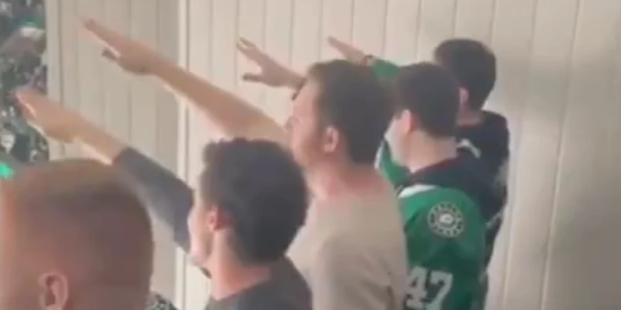 «Даллас Старз» пожизненно отстранил болельщика за нацистский жест на трибуне