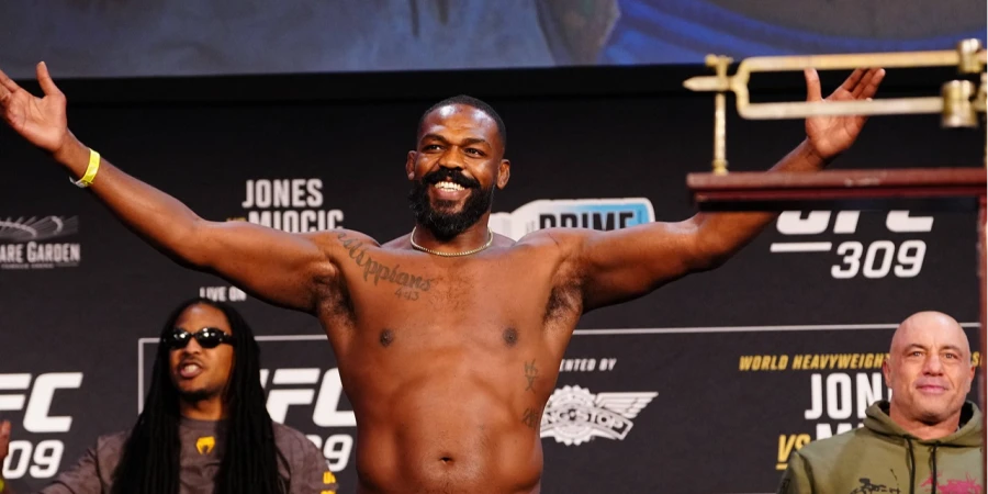 Джон Джонс намекнул, что может завершить карьеру