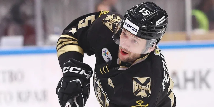 Егор Петухов снова в центре внимания: клуб КХЛ рассматривает обмен