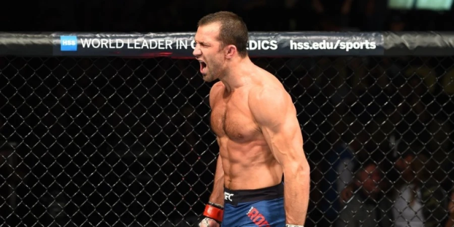 Экс-чемпион UFC заявил о завершении карьеры