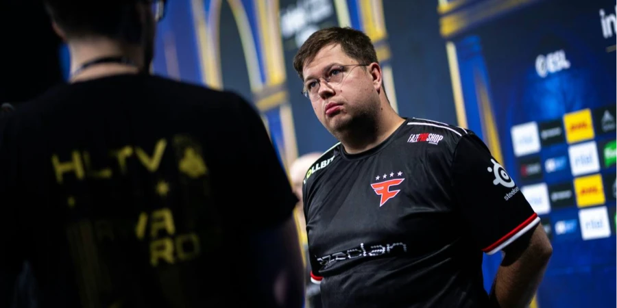 Olofmeister обратился к karrigan после провала FaZe Clan