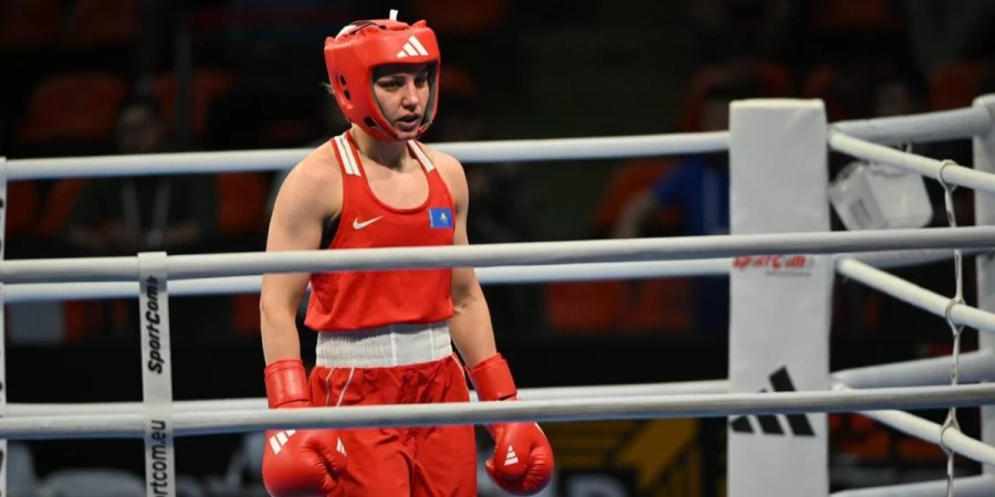 Сборная Казахстана понесла третью потерю на ЧА-2026 по боксу