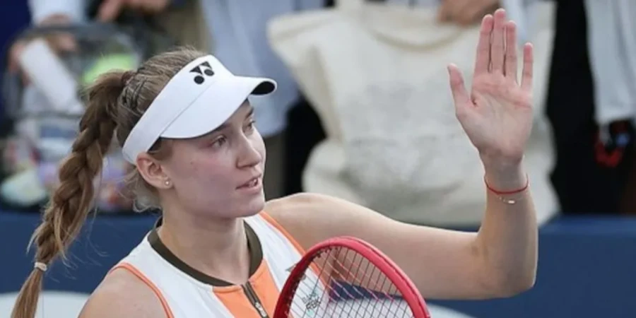 Елена Рыбакина продолжает биться за последнюю путевку на итоговый турнир WTA