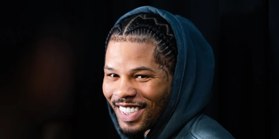 Непобежденный боксер с рекордом 30-0 объявлен в розыск