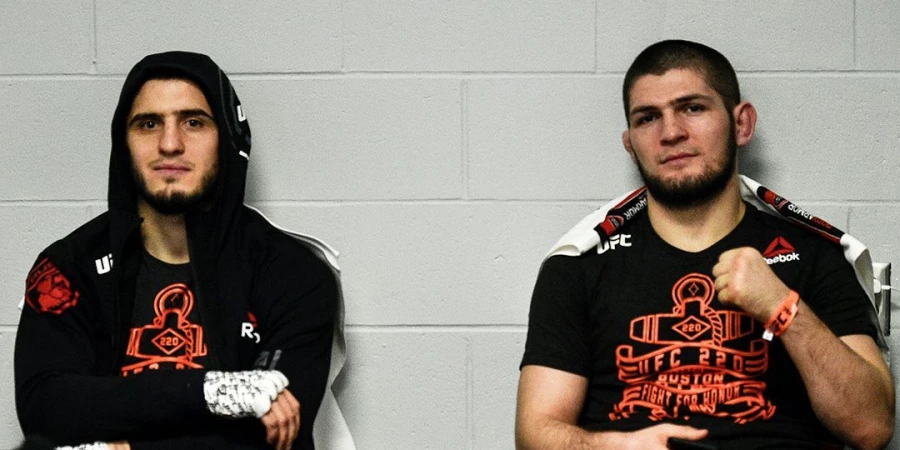 UFC показал претендента вместе с легендой перед титульным боем первого. ФОТО